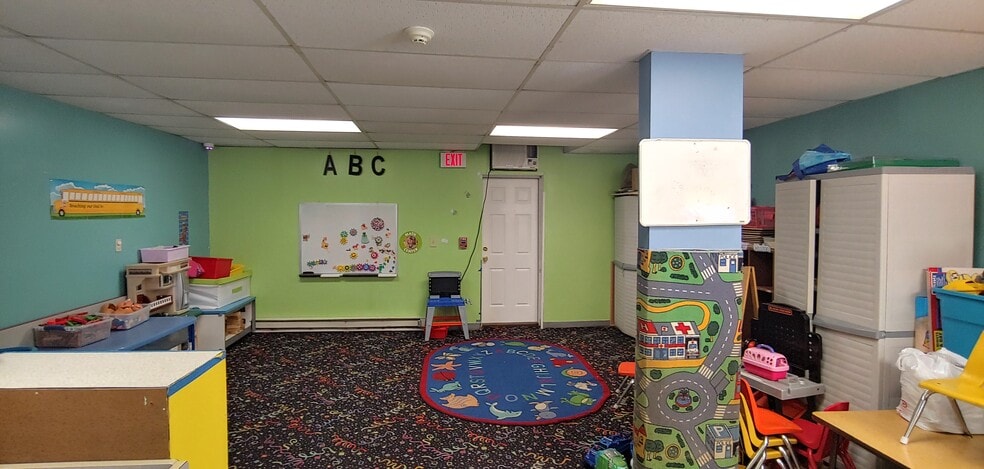 More Photos Of 982 Rubber Ave, Naugatuck Office For Sale