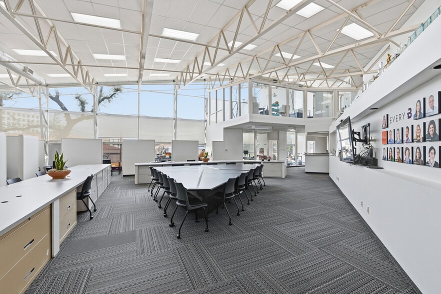 More Photos Of 1413 Rio Grande Ave, Fort Worth Office For Sale