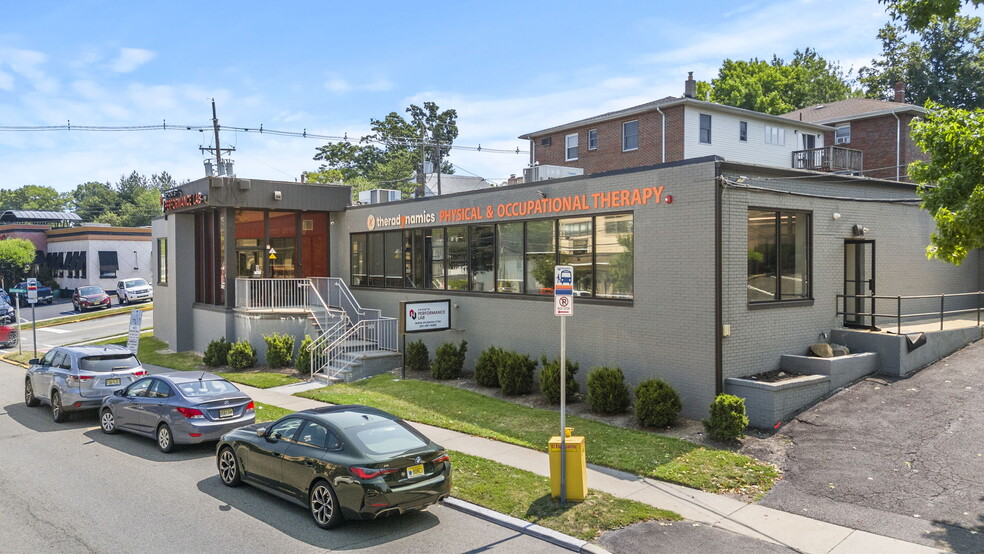 More Photos Of 530-540 Bergen Blvd, Ridgefield Office For Sale