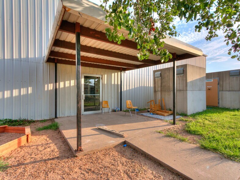 More Photos Of 809 SW 4th St, Moore Religious Facility For Sale