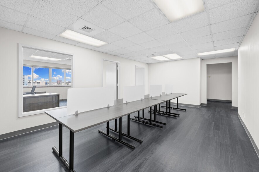 More Photos Of 500 N Water St, Corpus Christi Office For Lease