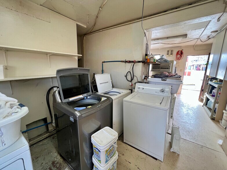 More Photos Of 408 Park St, Thermopolis Hotel For Sale