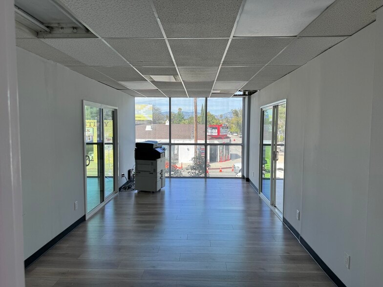More Photos Of 12444 Victory Blvd, North Hollywood Loft Creative Space For Lease