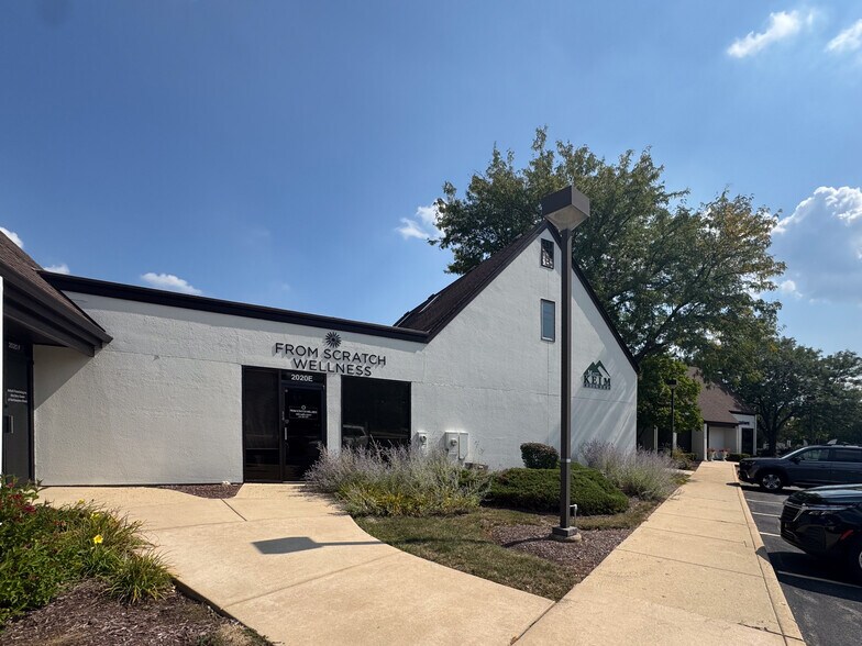 More Photos Of 2020 Dean St, St Charles Office For Sale