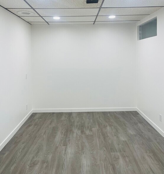 More Photos Of 7183-7189 Navajo Rd, San Diego Office For Lease