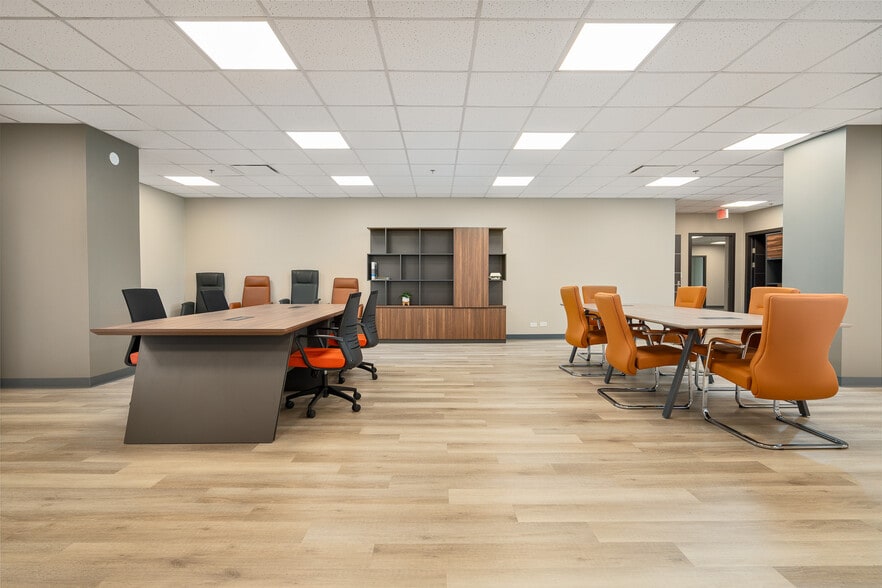 More Photos Of 9950 Lawrence Ave, Schiller Park Unknown For Lease