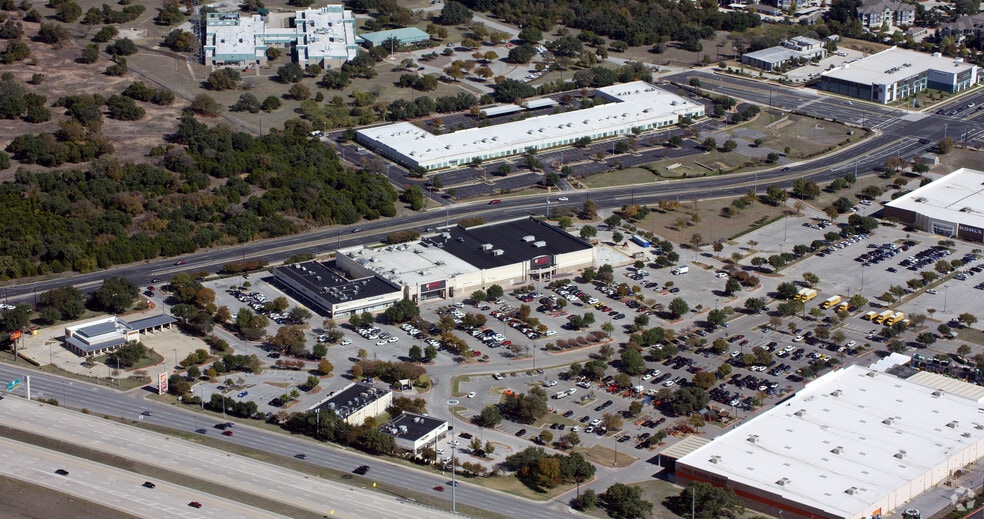 More Photos Of 11301 Lakeline Blvd, Austin Storefront For Lease