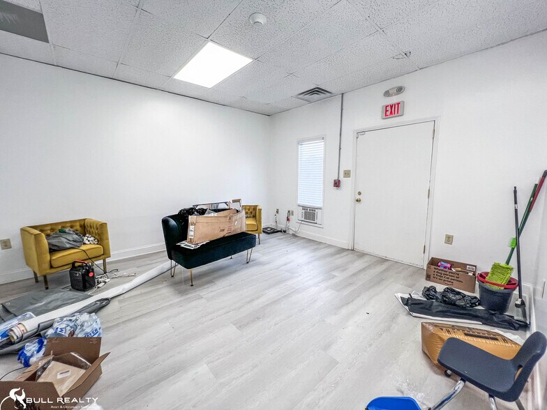 More Photos Of 99 Bay St, Fairburn Light Manufacturing For Lease