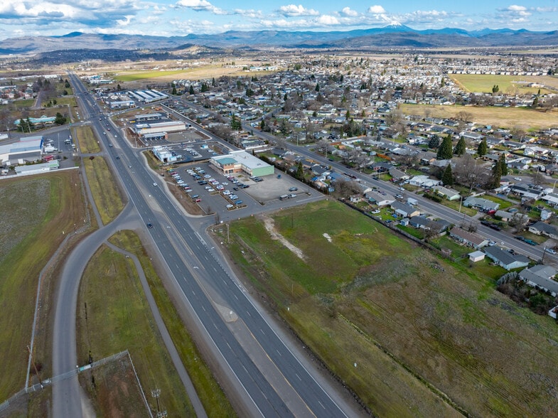 More Photos Of 8074 Highway 62, White City Land For Sale