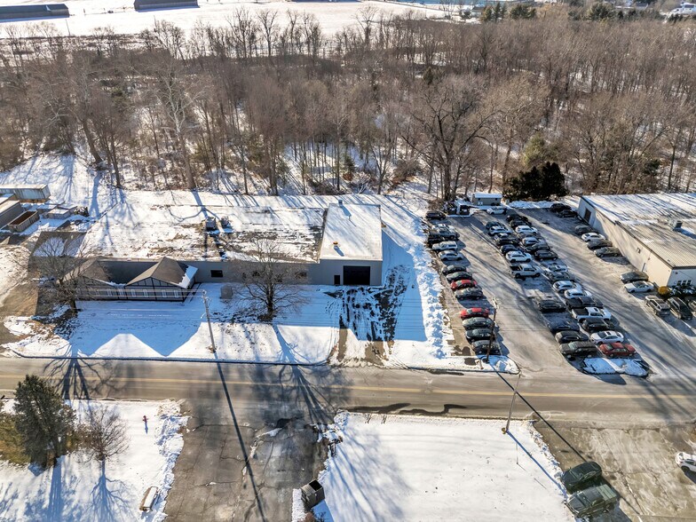 More Photos Of 67 Mainline Dr, Westfield Manufacturing For Lease