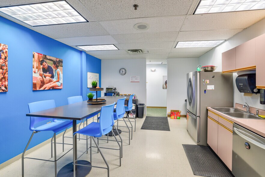 More Photos Of 7670 S Vaughn Ct, Englewood Office For Sale