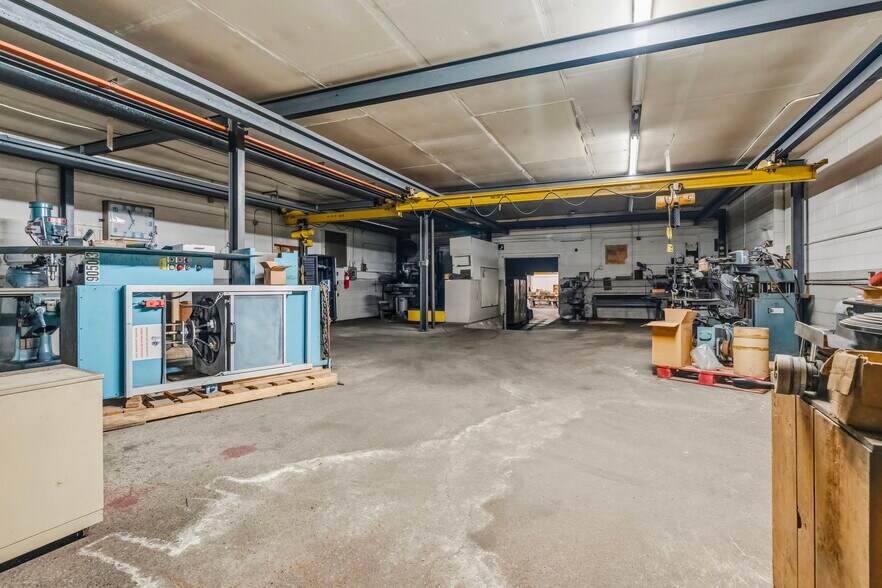 More Photos Of 1609-1625 Massillon Rd, Akron Warehouse For Sale