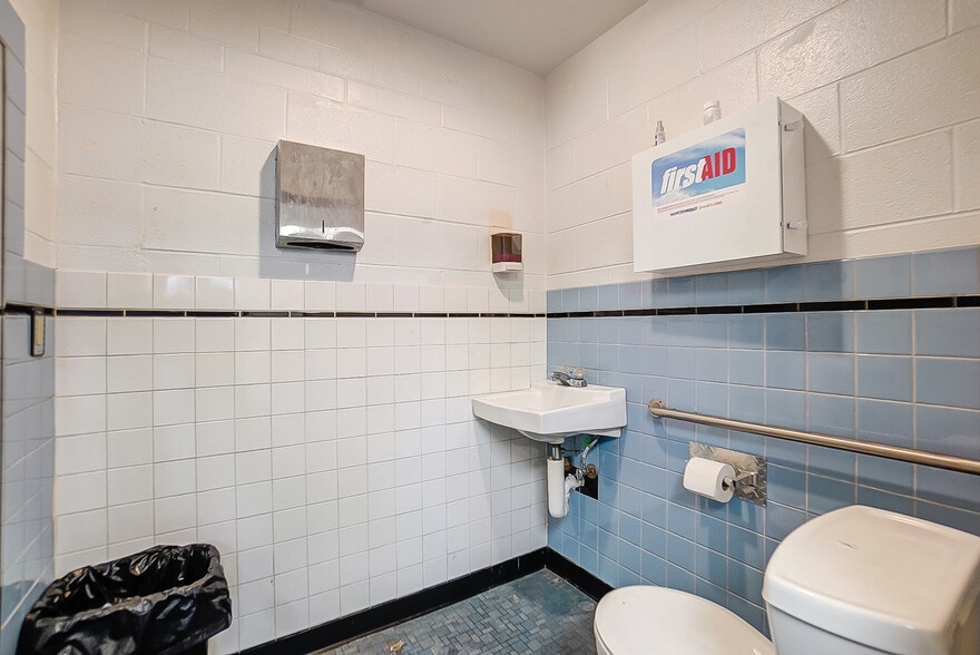 More Photos Of 1307 N Detroit St, Xenia Auto Repair For Sale