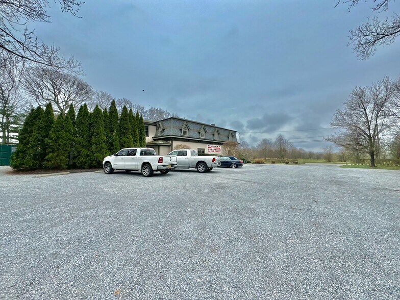 More Photos Of 370 Manor Ln, Jamesport Restaurant For Sale