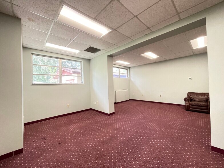 More Photos Of 1001 NE 16th Ave, Gainesville Religious Facility For Lease