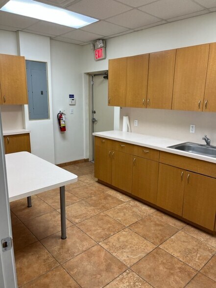 More Photos Of 6435-6471 W Commercial Blvd, Tamarac Medical For Lease