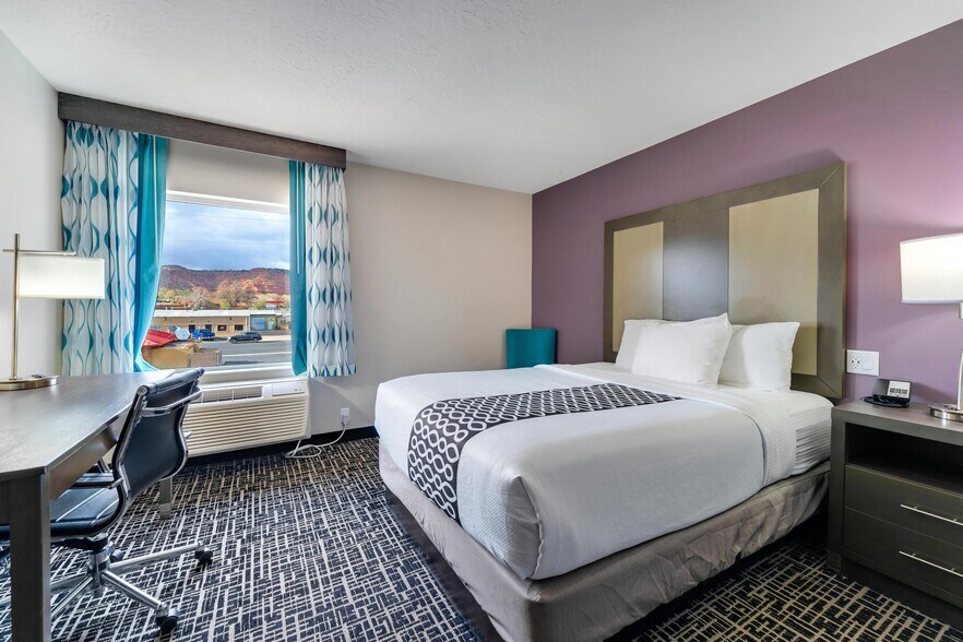 More Photos Of 465 S 100 E, Kanab Hospitality For Sale