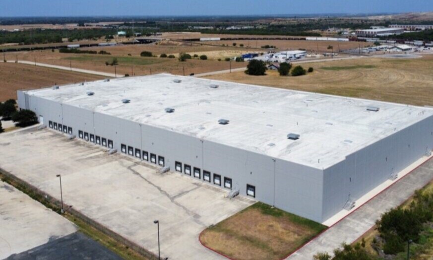 More Photos Of 10120 Fischer Rd, Von Ormy Distribution For Sale