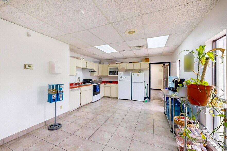 More Photos Of 1920 Columbia Dr SE, Albuquerque Warehouse For Lease