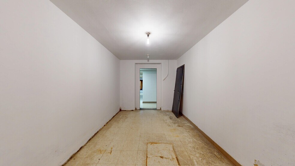 More Photos Of 152 Grant Ave, Vandergrift Storefront Retail Office For Lease