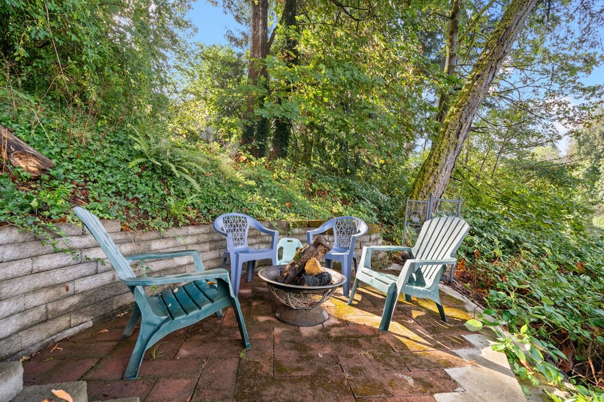 More Photos Of 1824 SW Greenway Cir, West Linn Specialty For Sale