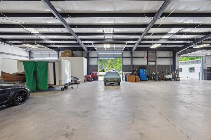More Photos Of 20 Bellamy Pl, Stockbridge Warehouse For Sale