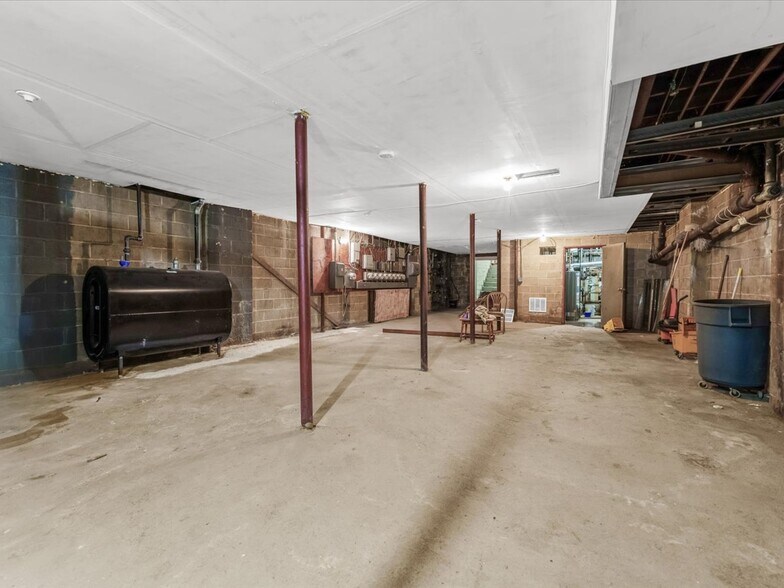 More Photos Of 1761-1763 New York Ave, Huntington Station Storefront Retail Residential For Lease