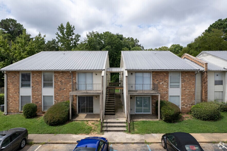 More Photos Of 856 Park Brook Trl, Birmingham Apartments For Sale