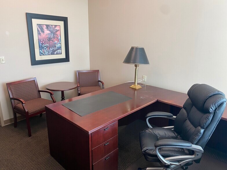 More Photos Of 12450 Roosevelt Blvd, Saint Petersburg Office Residential For Lease