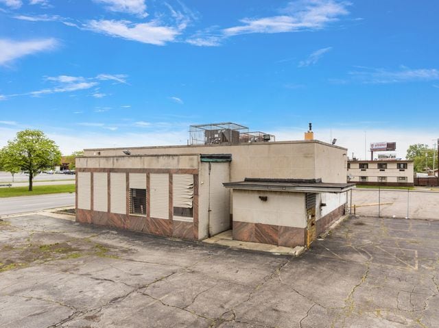 More Photos Of 16301 W Eight Mile Rd, Detroit Freestanding For Sale