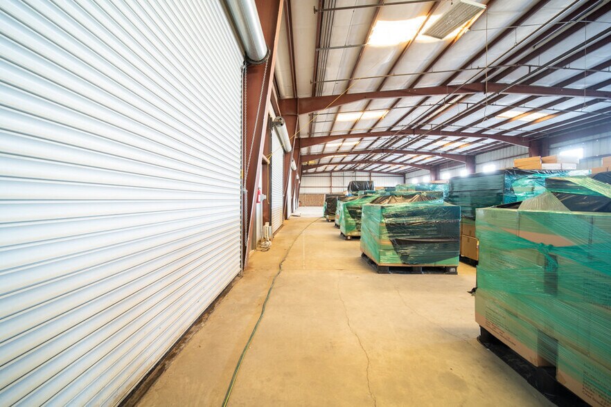 More Photos Of 180 E San Antonio Dr, King City Manufacturing For Lease