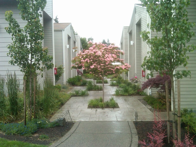 More Photos Of 425 4th St NE, Puyallup Apartments For Sale