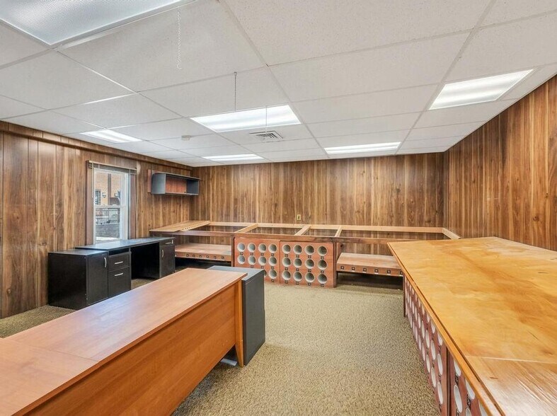 More Photos Of 1424 118th St, College Point Warehouse For Sale