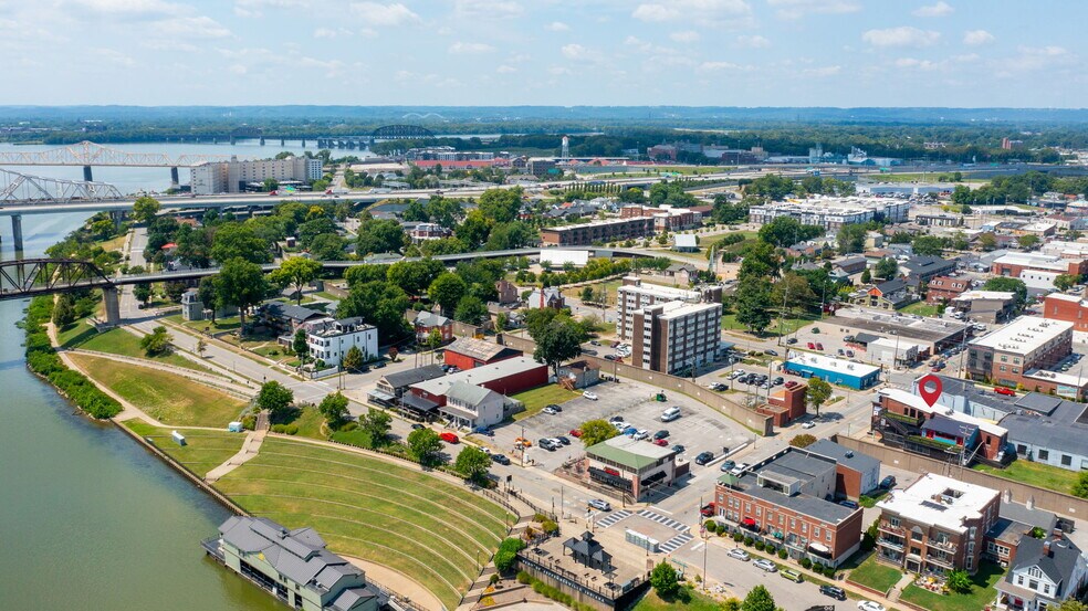 More Photos Of 134 Spring St, Jeffersonville Bar For Sale