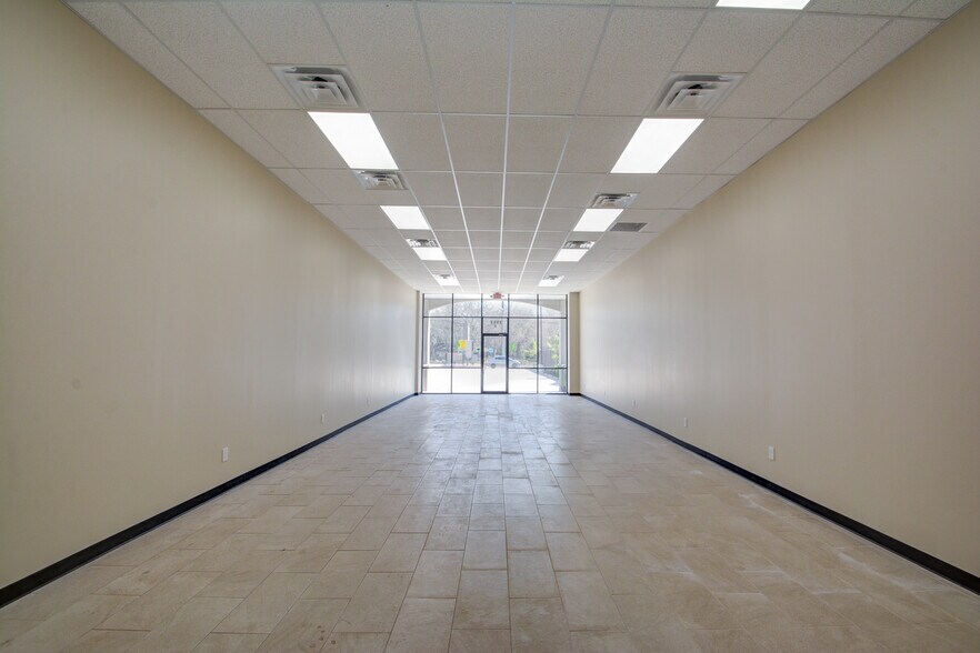 More Photos Of 2209 Blalock Rd, Houston Freestanding For Lease
