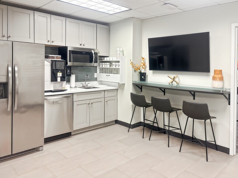 More Photos Of 555 Broadhollow Rd, Melville Coworking Space