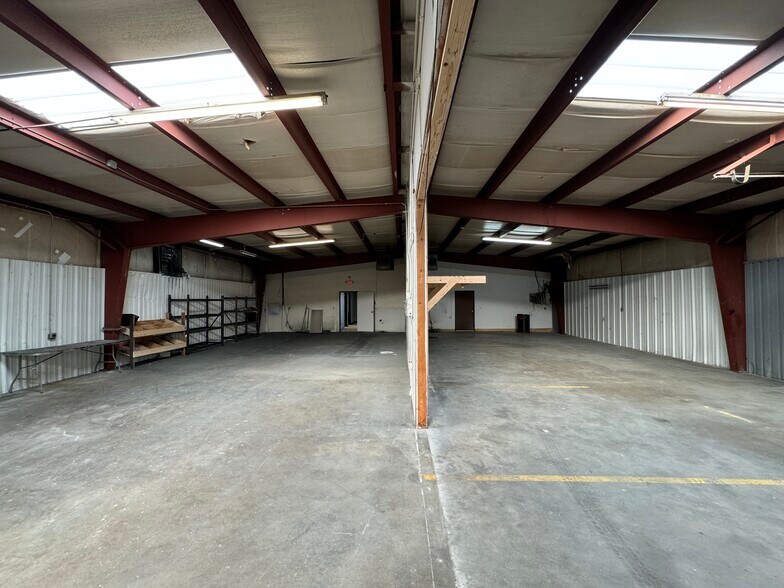 More Photos Of 10826 E Newton Pl, Tulsa Service For Lease