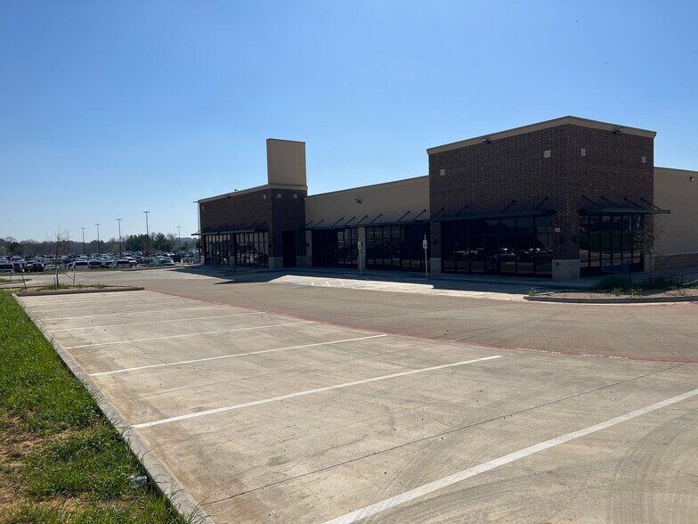 More Photos Of 2821 Highway 31, Tyler Storefront For Lease