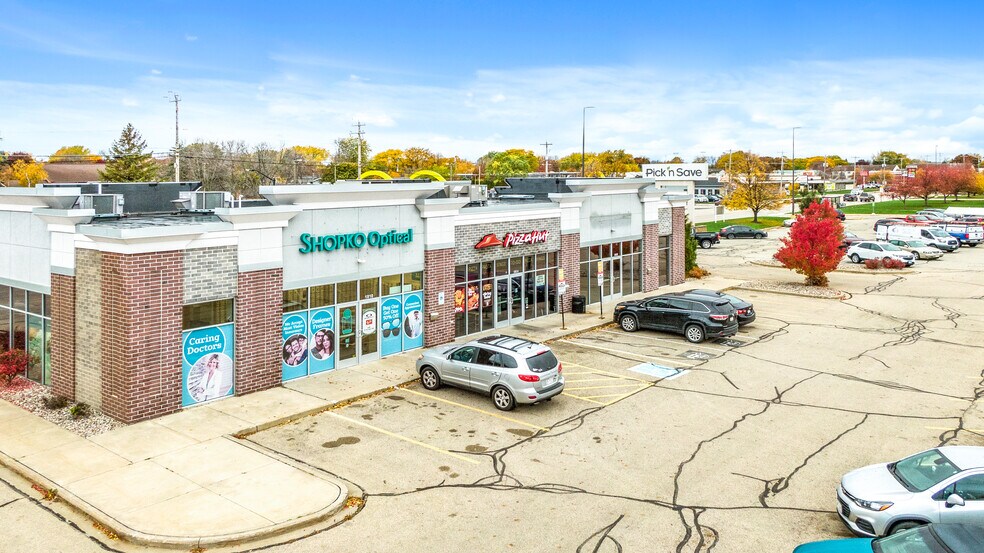 More Photos Of 210-240 W Murdock Ave, Oshkosh Storefront For Lease
