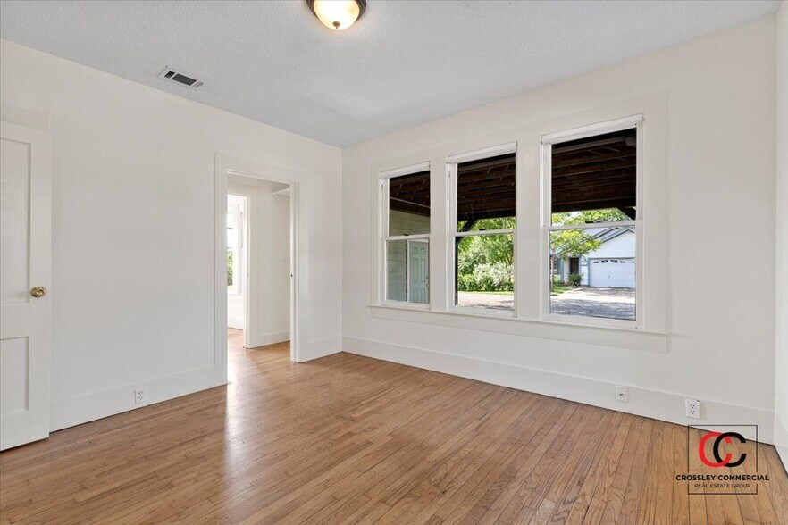 More Photos Of 205 S FM 1660, Hutto Office Residential For Sale