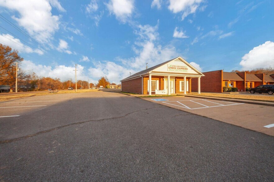 More Photos Of 1368 N Washington Ave, Brownsville Office For Lease