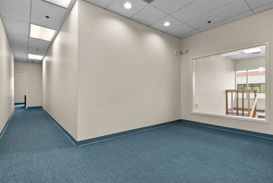 More Photos Of 4450 Cordova, Anchorage Office For Lease