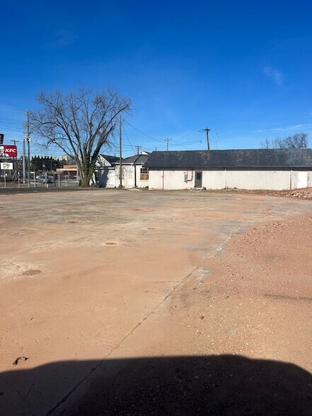More Photos Of 103 E Harrison St, Reidsville Office For Sale