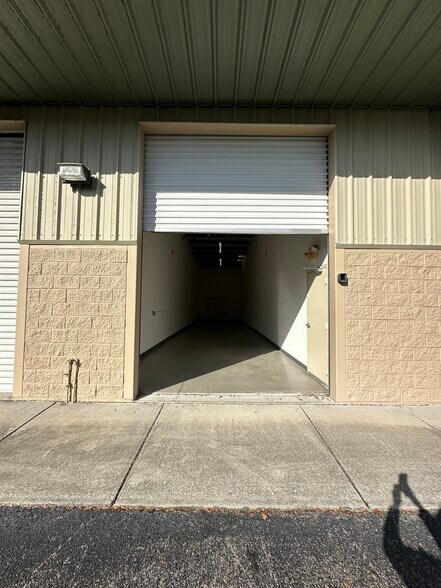 More Photos Of 11407 Challenger Ave, Odessa Industrial For Lease