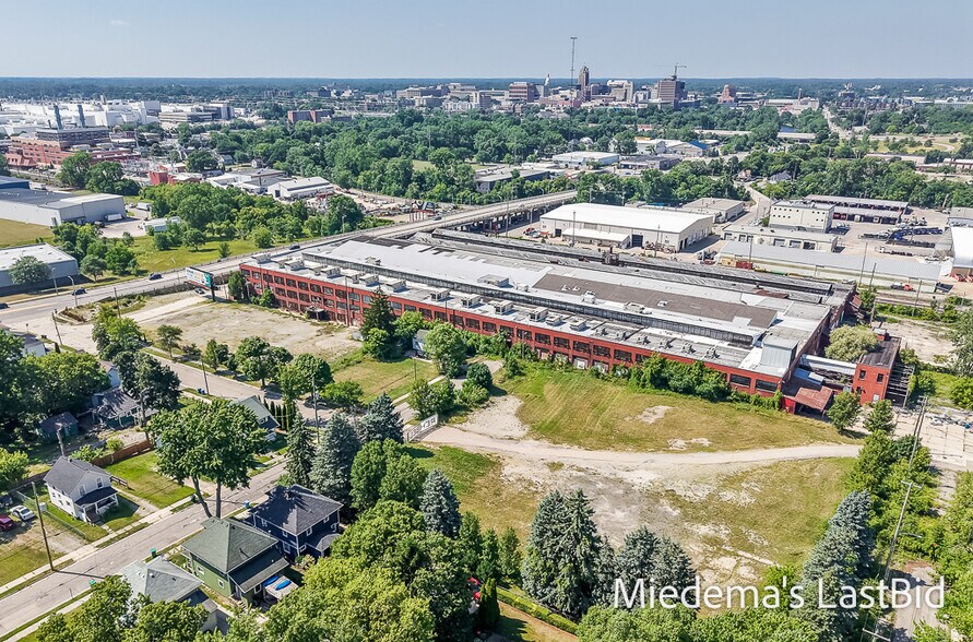 More Photos Of 1305 S Cedar St, Lansing Warehouse For Sale