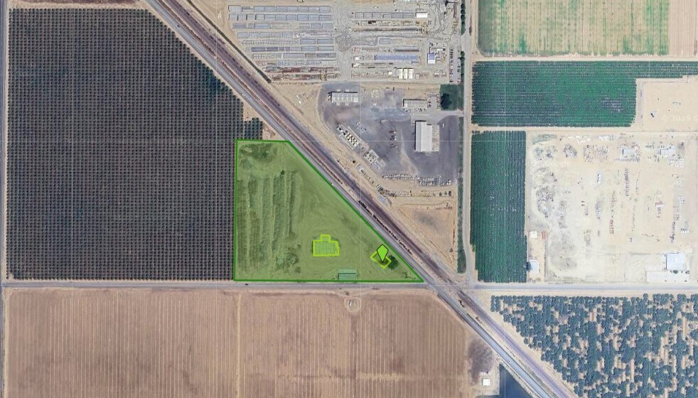 More Photos Of 1270 E Riverside St, Shafter Service For Sale