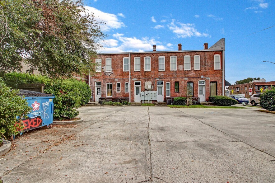 More Photos Of 1700-1712 N Main St, Jacksonville Storefront Retail Residential For Lease