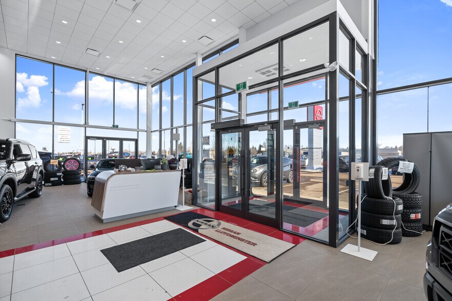 More Photos Of 2202 50 Av, Lloydminster Auto Dealership For Sale