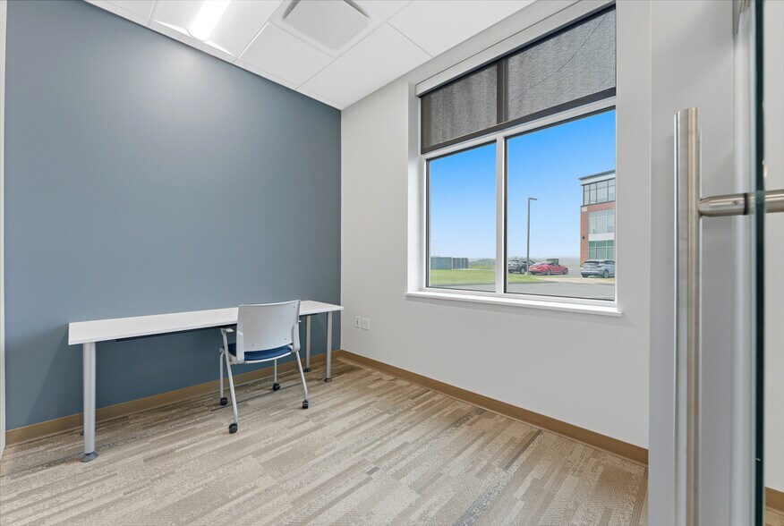 More Photos Of 423 Fortress Blvd, Morgantown Office For Sale