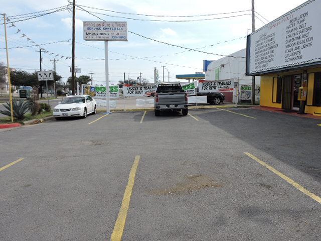 More Photos Of 1613 Calle del Norte, Laredo Freestanding For Sale